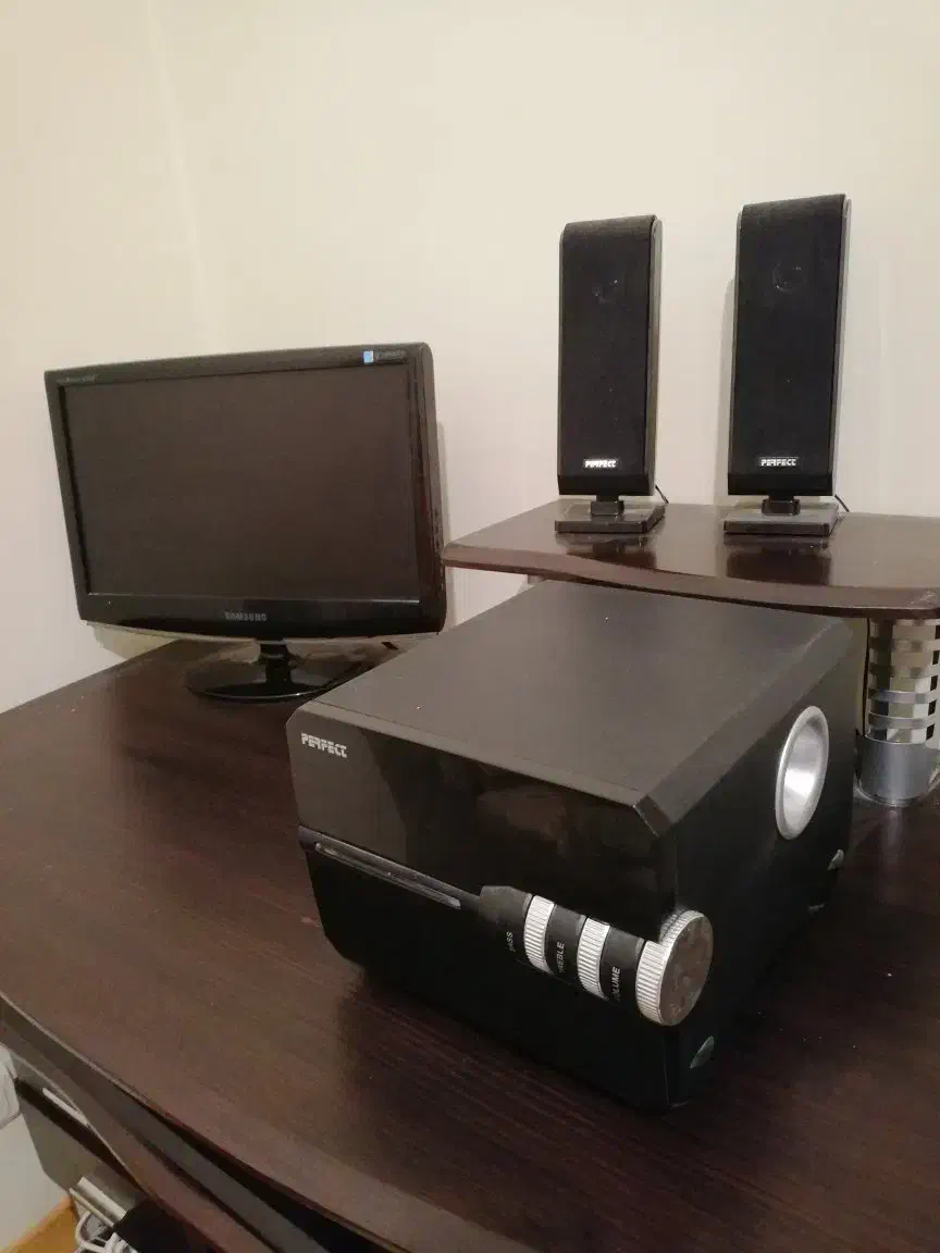 کامپیوتر|رایانه رومیزی|جم, |دیوار