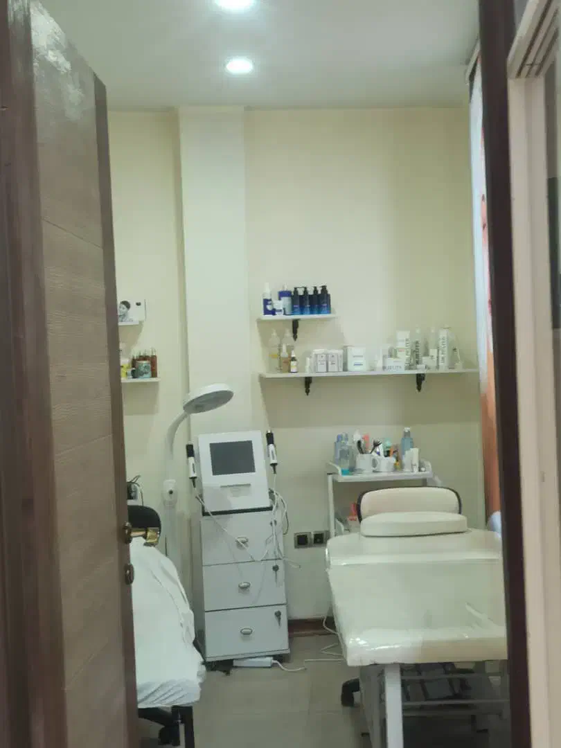 واحدشیک کولرگازی دار برخیابان|اجارهٔ دفتر کار، اتاق اداری، مطب|قزوین, |دیوار