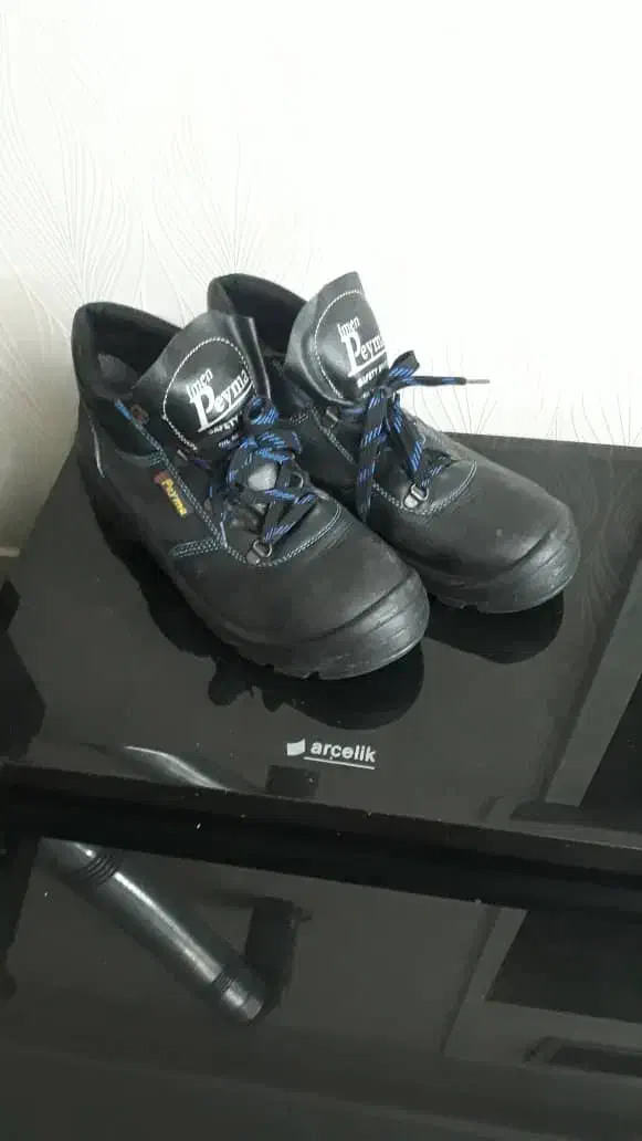 کفش|کیف، کفش، کمربند|اصفهان, ملک|دیوار