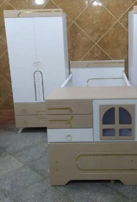 تخت و کمد کودک|تخت و صندلی بچه|قرچک, داوود آباد|دیوار