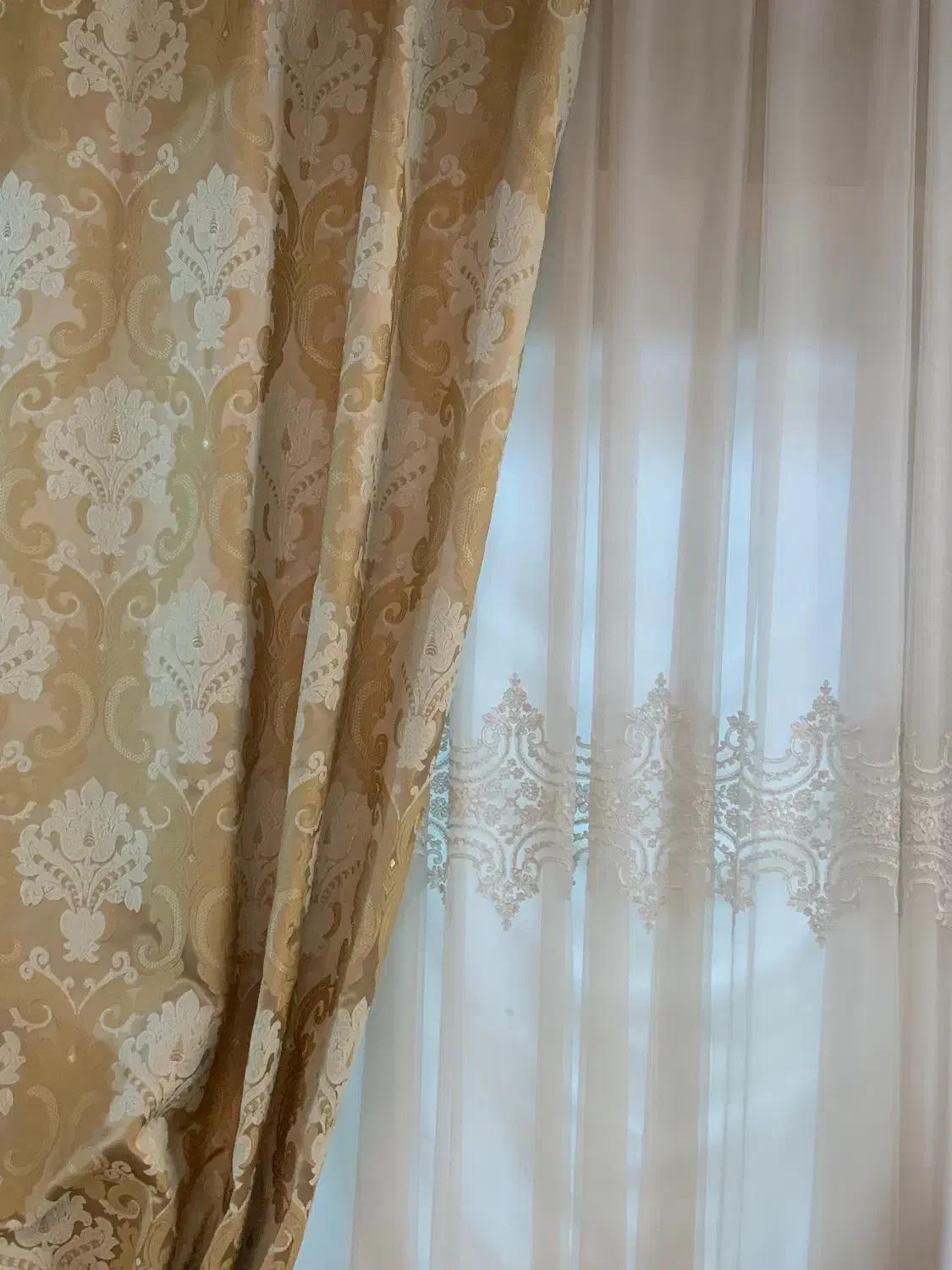 پرده|پرده، رانر، رومیزی|تهران, بهارستان|دیوار