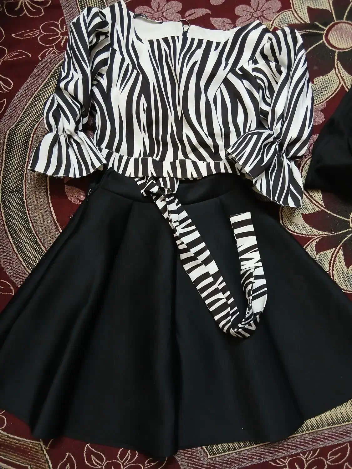 شومیز و دامن|لباس|قم, ولیعصر|دیوار