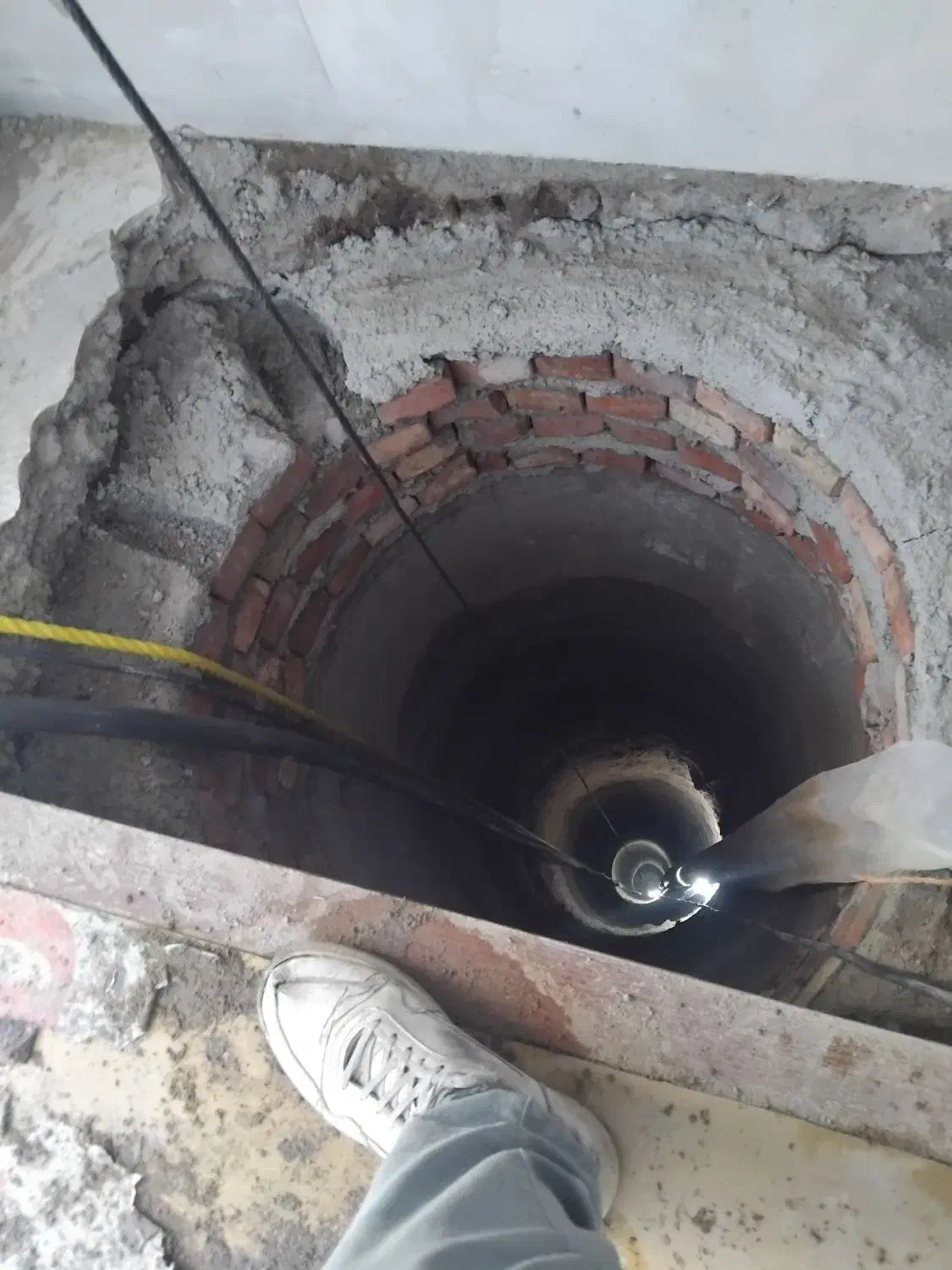 چاه کنی بتن کنی|خدمات پیشه و مهارت|اسکو, |دیوار