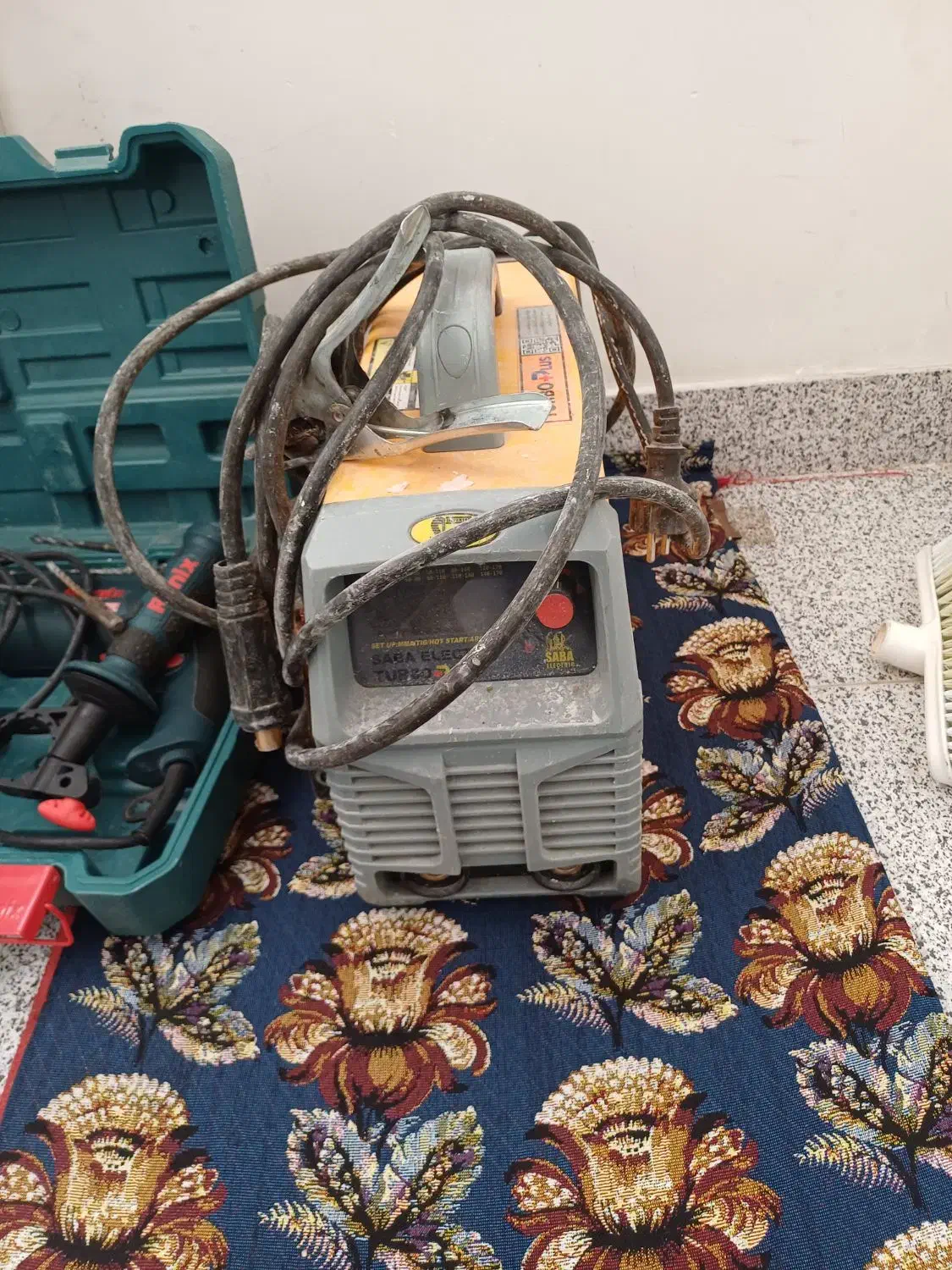 ۴ تا ابراز|ابزارآلات|تبریز, |دیوار