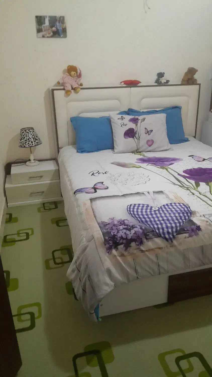 سرویس خواب دو نفره|تخت و سرویس خواب|صدرا-فارس, فاز ۱|دیوار