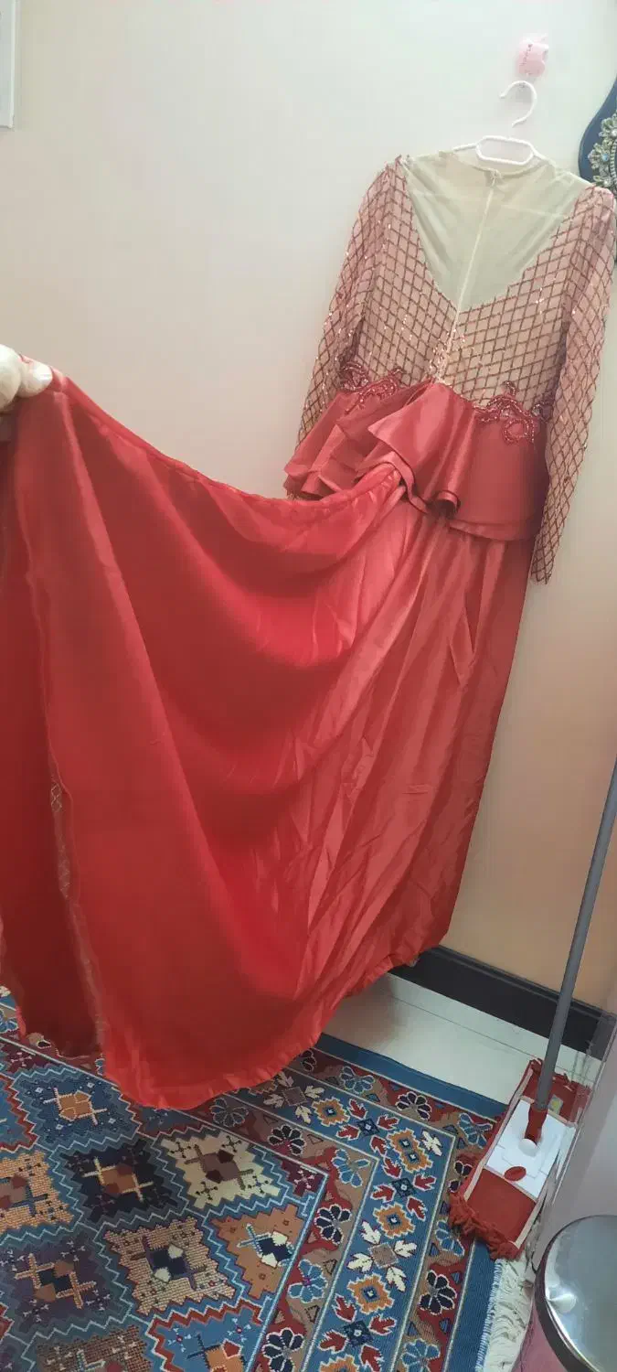 لباس مجلسی شیک و نو|لباس|باغ بهادران, |دیوار