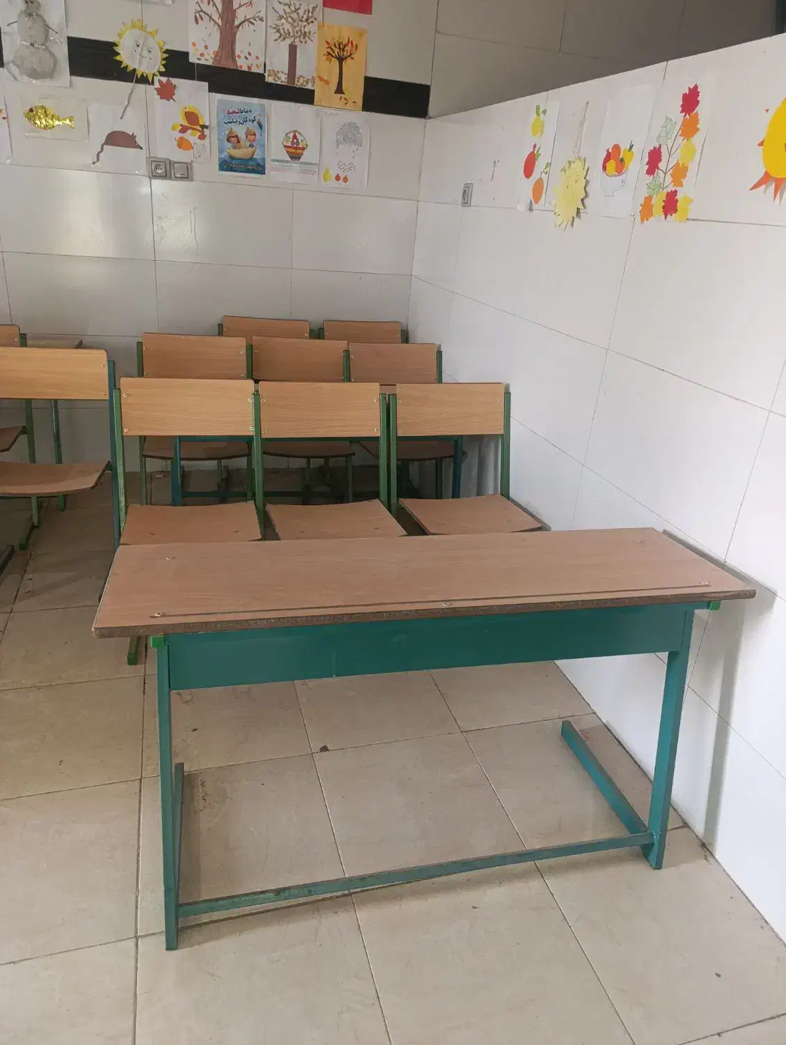 میز و نیمکت مهدکودک و دبستان|دفتر کار|خرمآباد, |دیوار