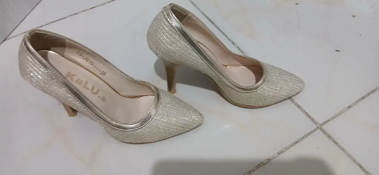 کفش مجلسی پاشنه بلند|کیف، کفش، کمربند|تهران, صاحب الزمان|دیوار