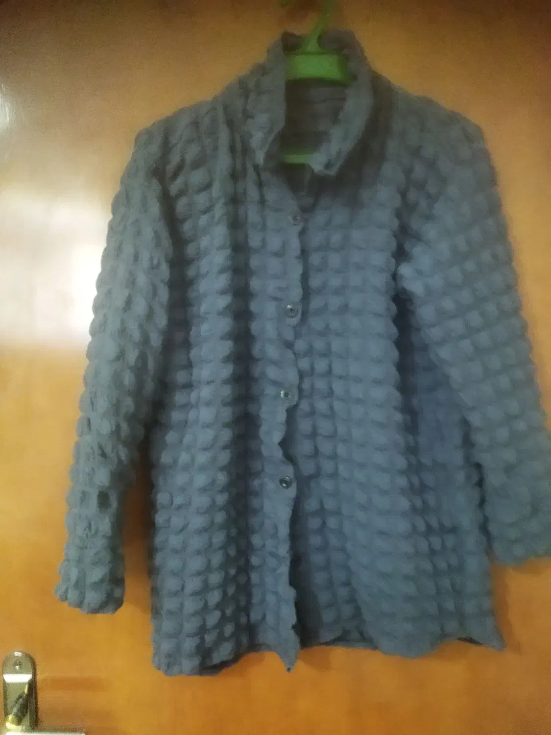 دوعدد جنس پفکی بفروش می رسد|لباس|شیراز, شهرک ایثار|دیوار