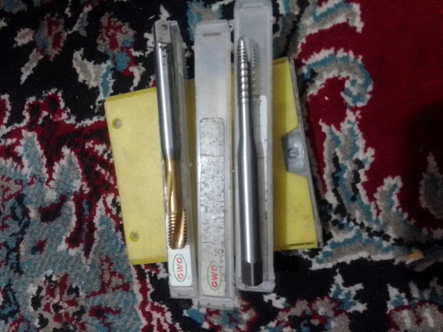 تعدادی قلاویزماشینی ومته ولوازمه آسانسور|ابزارآلات|رباط‌کریم, شهرک صنعتی زواره‌ای|دیوار