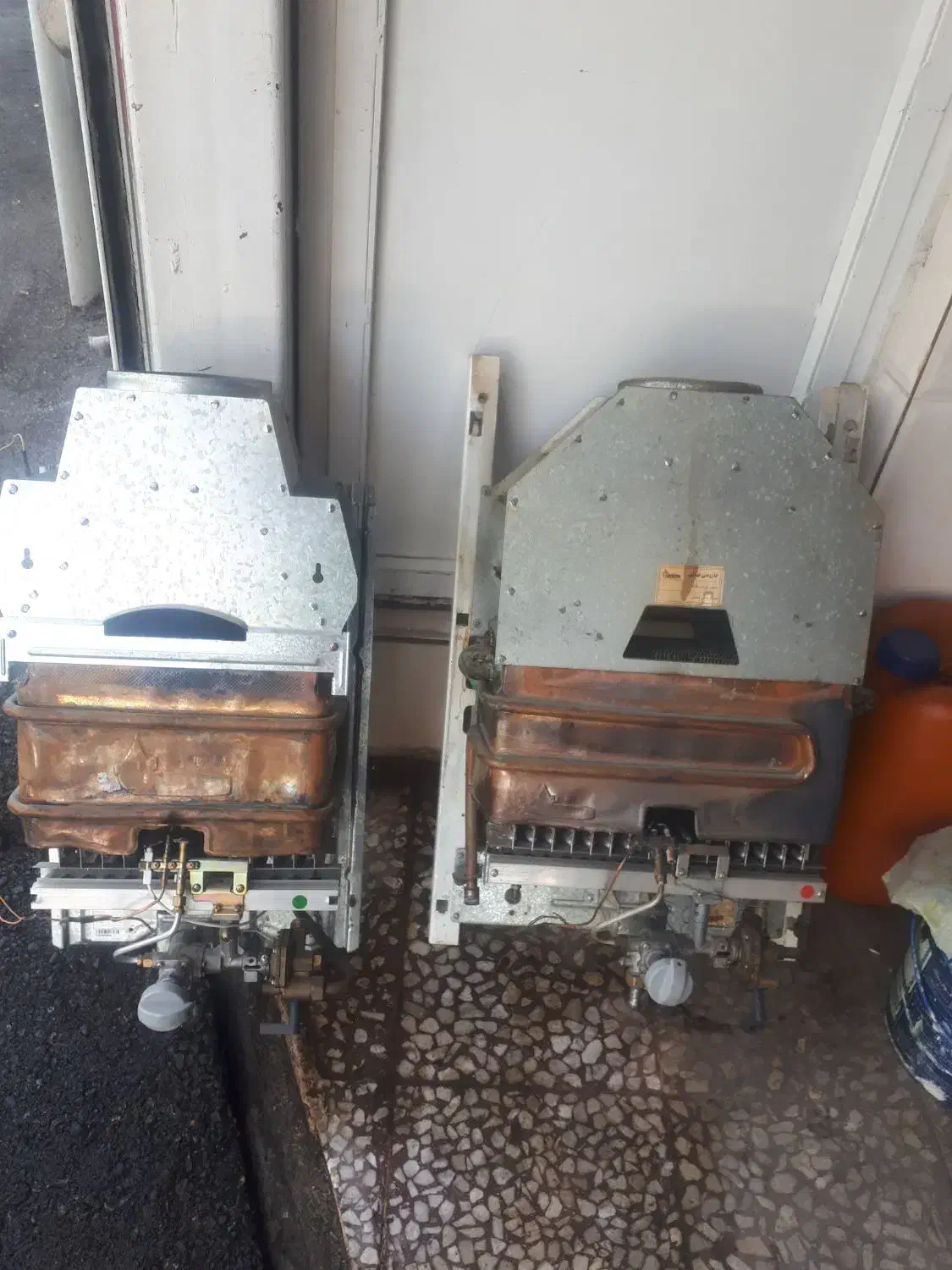 تعمیر نصب آبگرمکن و پکیج رادیاتور|خدمات پیشه و مهارت|بروجرد, |دیوار