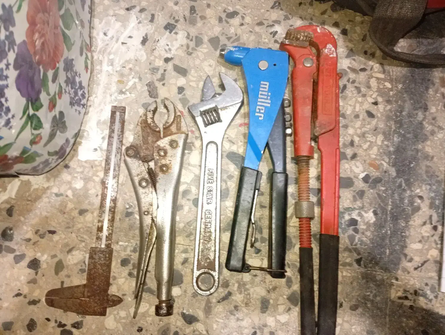 ابزار تغییرشغل شلاقی فرانسه قفلی انبردست و...|ابزارآلات|رشت, ولکس|دیوار