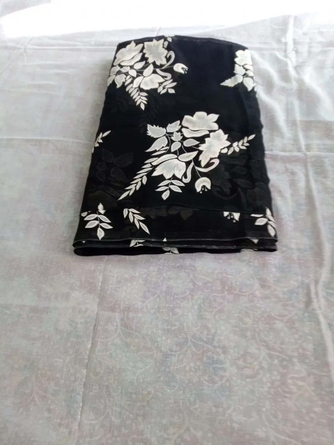 یک قواره پارچه چادری اصل نو نو دوخته نشده فروشی|لباس|ورامین, ورامین|دیوار