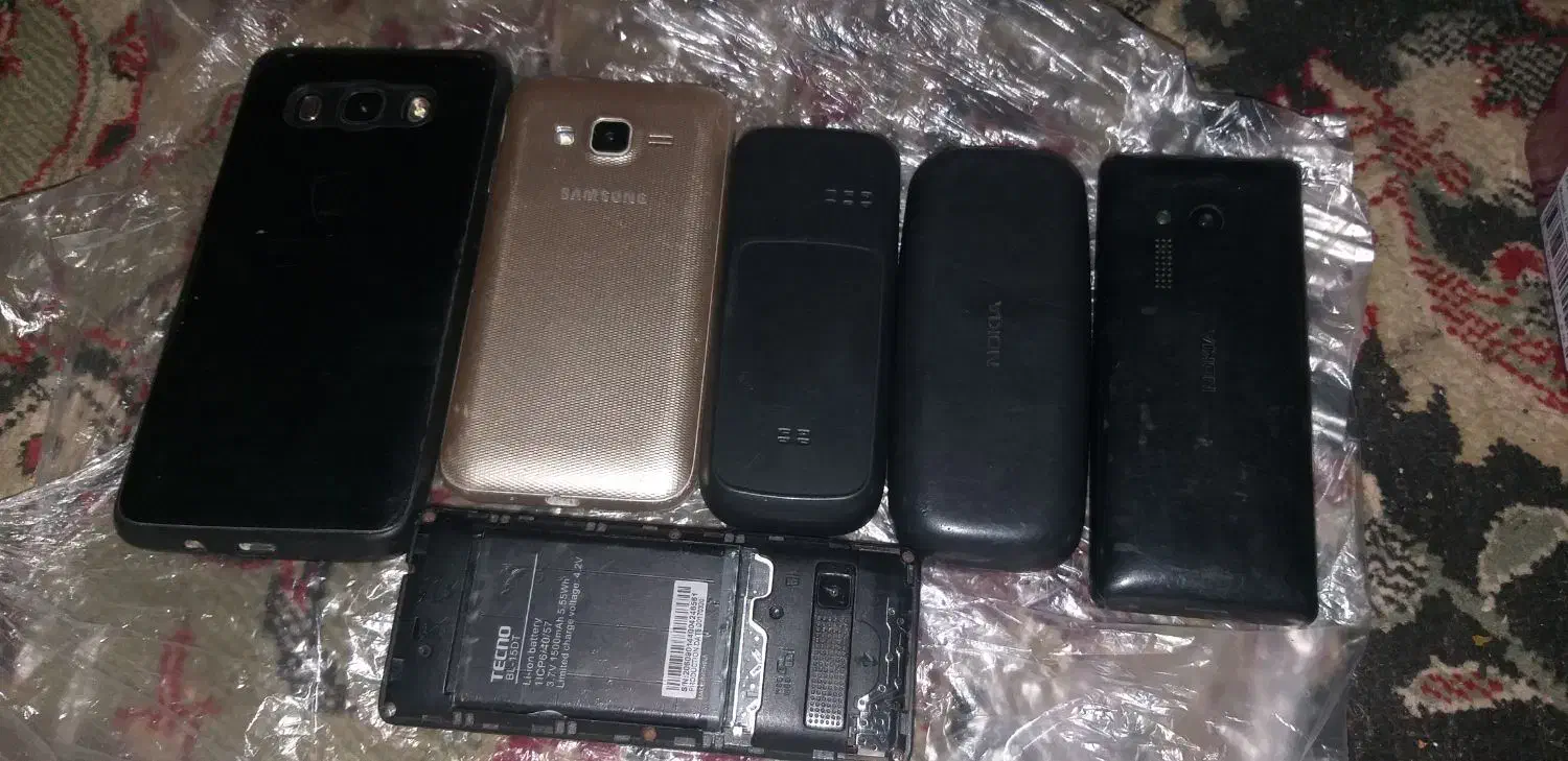 با سلام دو عدد گوشی J1دو عدد گوشیJ5|موبایل|مشگین شهر, |دیوار