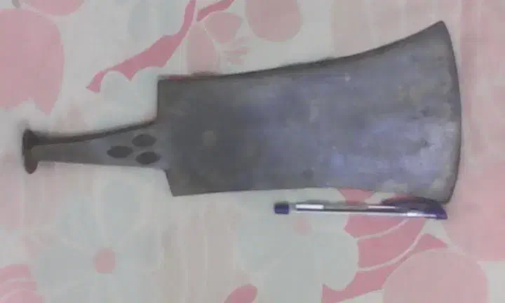 ساطور قصابی قدیمی|کلکسیون اشیاء عتیقه|اصفهان, جویباره|دیوار