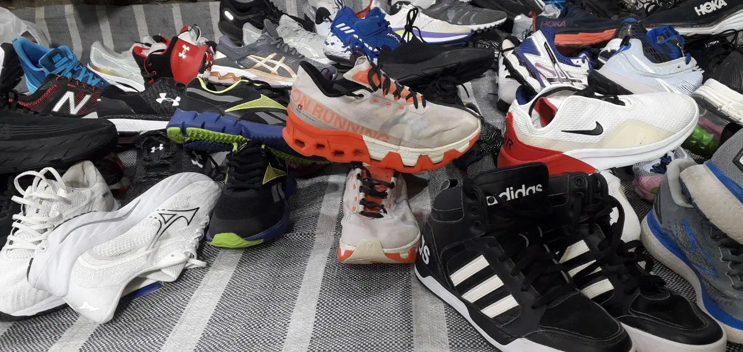 حراج کفش استوک تاناکورا اصلی بروکس هوکا آسیکس آندر|کیف، کفش، کمربند|شیراز, فلکه گاز|دیوار