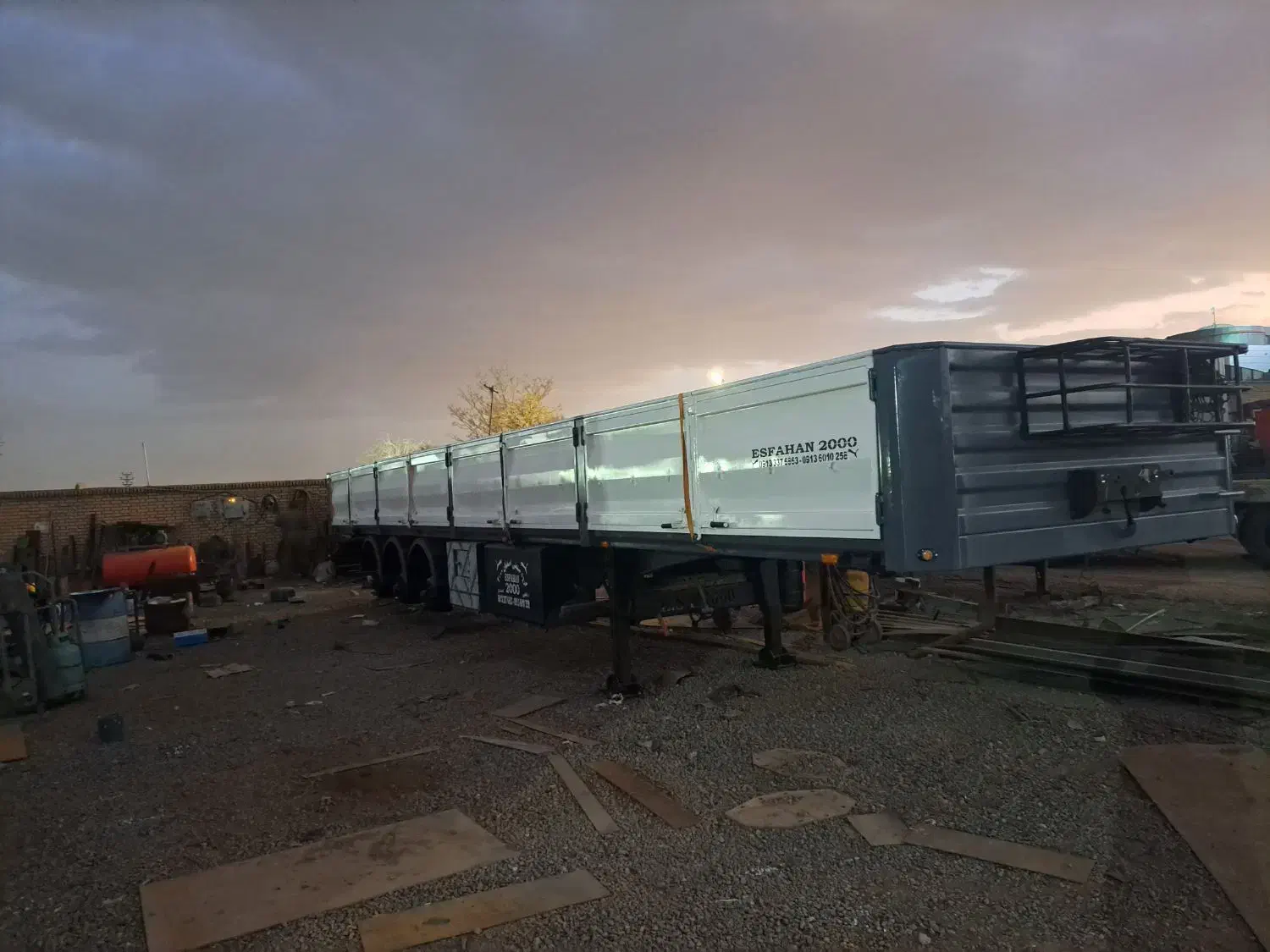 تریلی سنگکش وتجاری|ماشین‌آلات صنعتی|شاهین‌شهر, برخوار غرب|دیوار