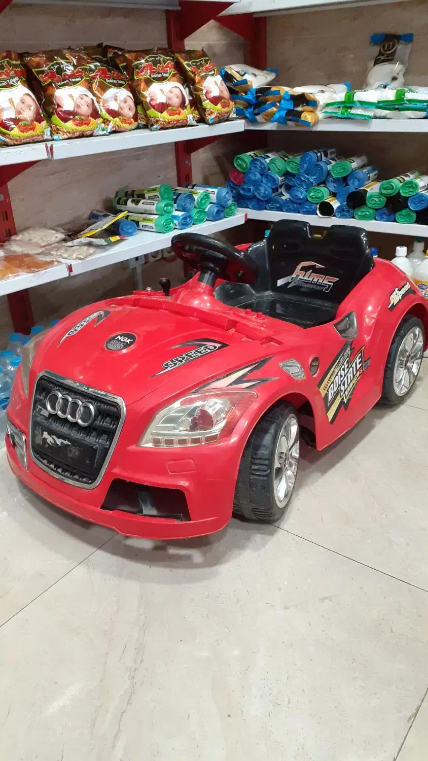 ماشین شارژی زیر قیمت|اسباب‌بازی بچه|بندر انزلی, متروپل|دیوار