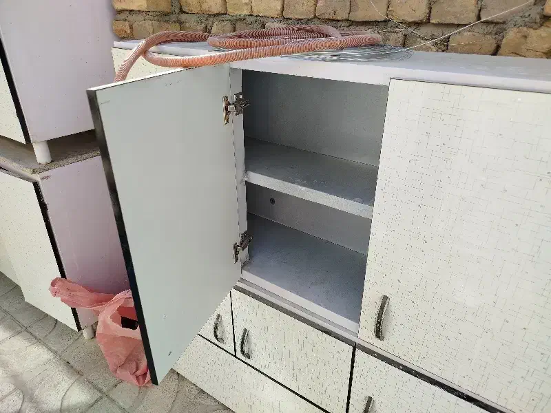 دارای اب چکان سالم|آبچکان و نظمدهنده ظروف|همدان, |دیوار