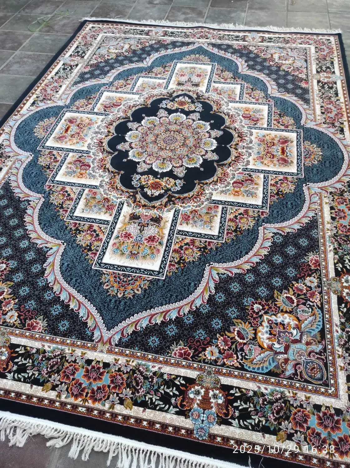 جفت فرش 9 متری 700 شانه تراکم 2550|فرش|ورامین, خیر آباد|دیوار