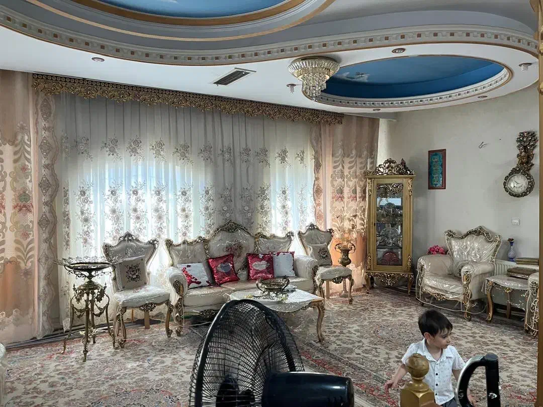 ۱۵۰متر همراه با ۲۳۰وام ودیعه