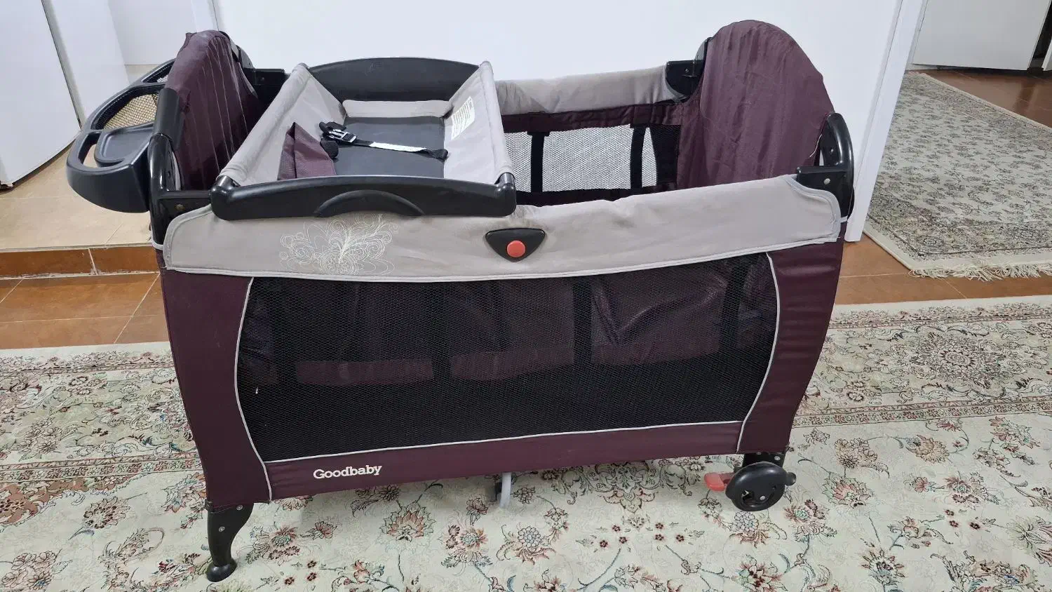 تخت نوزاد و کودک کنار مادر goodbaby|تخت و صندلی بچه|بندرعباس, |دیوار