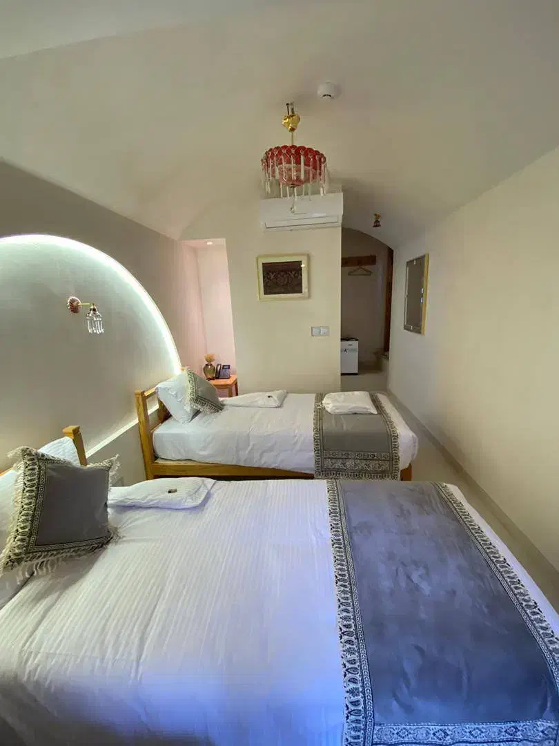 به یک نیروی آقا برای شیفت شب هتل نیازمندیم|استخدام سرایداری و نظافت|کاشان, سوریجان|دیوار