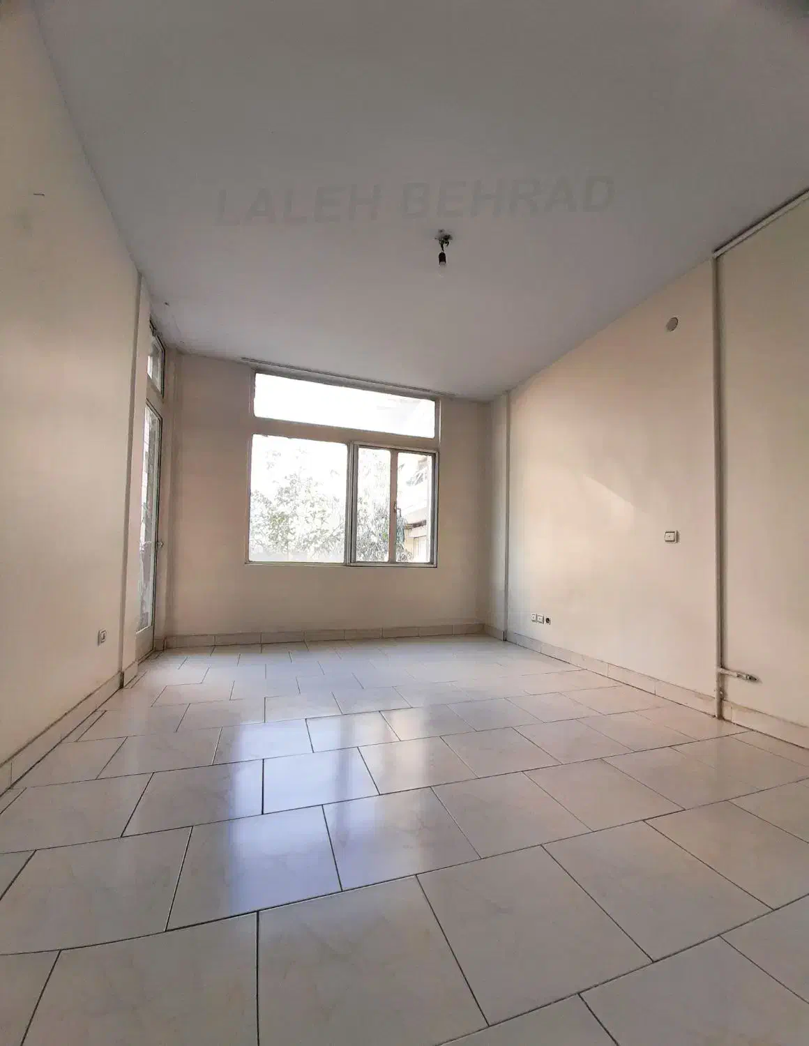 ۱۲۵ متر / تک واحدی / ۲۰ متر تراس/ خوش نقشه