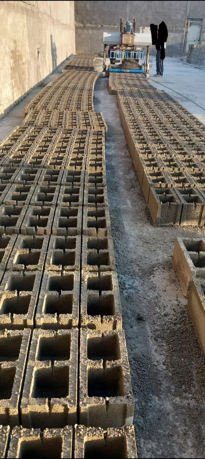 نیاز به اکیپ تولید جدول و بلوک با دستگاه صنعتی|استخدام معماری، عمران و ساختمانی|خرمآباد, |دیوار