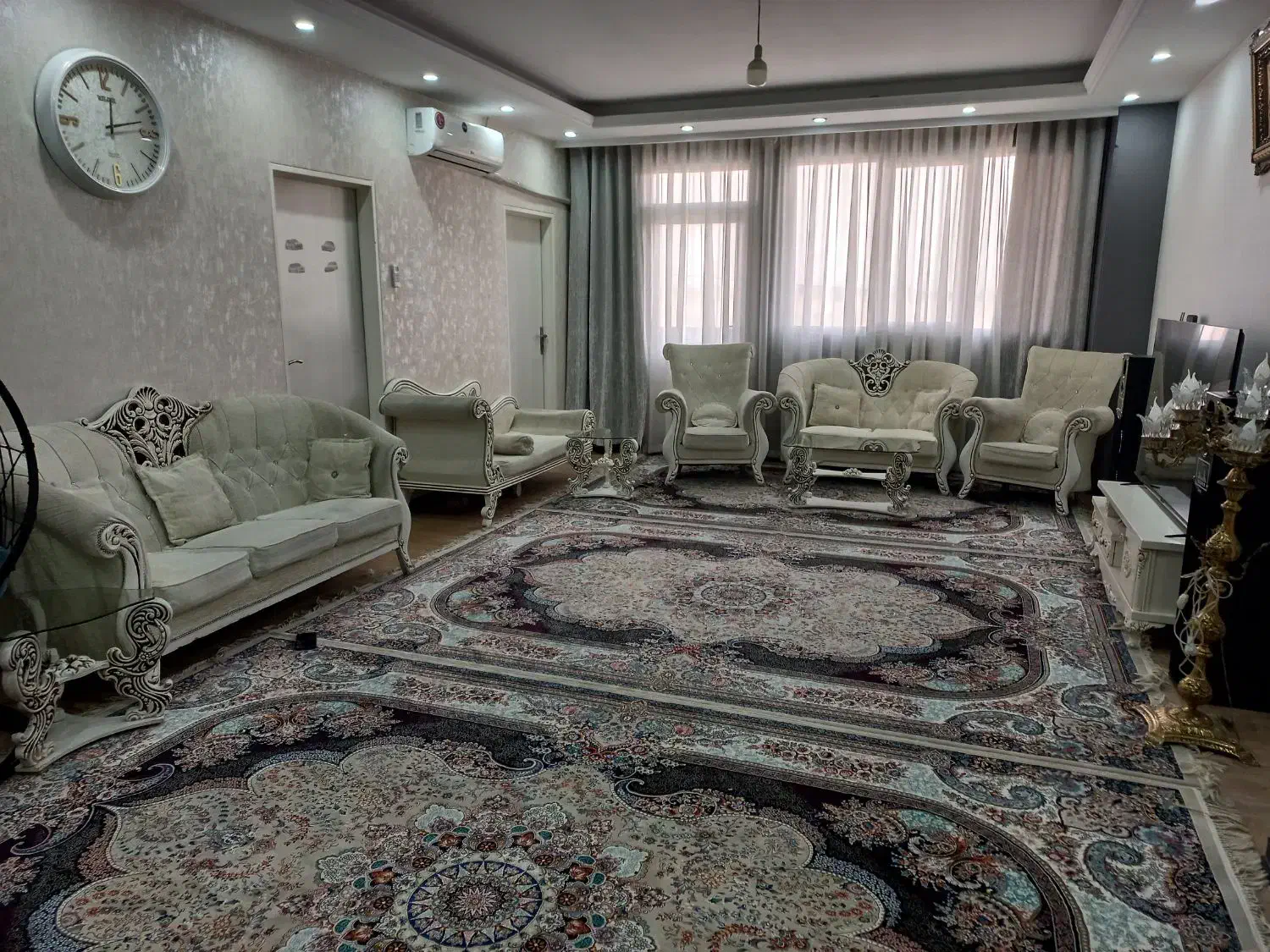 مبل نه نفره، میز و بوفه|مبلمان خانگی و میز عسلی|نسیمشهر, |دیوار