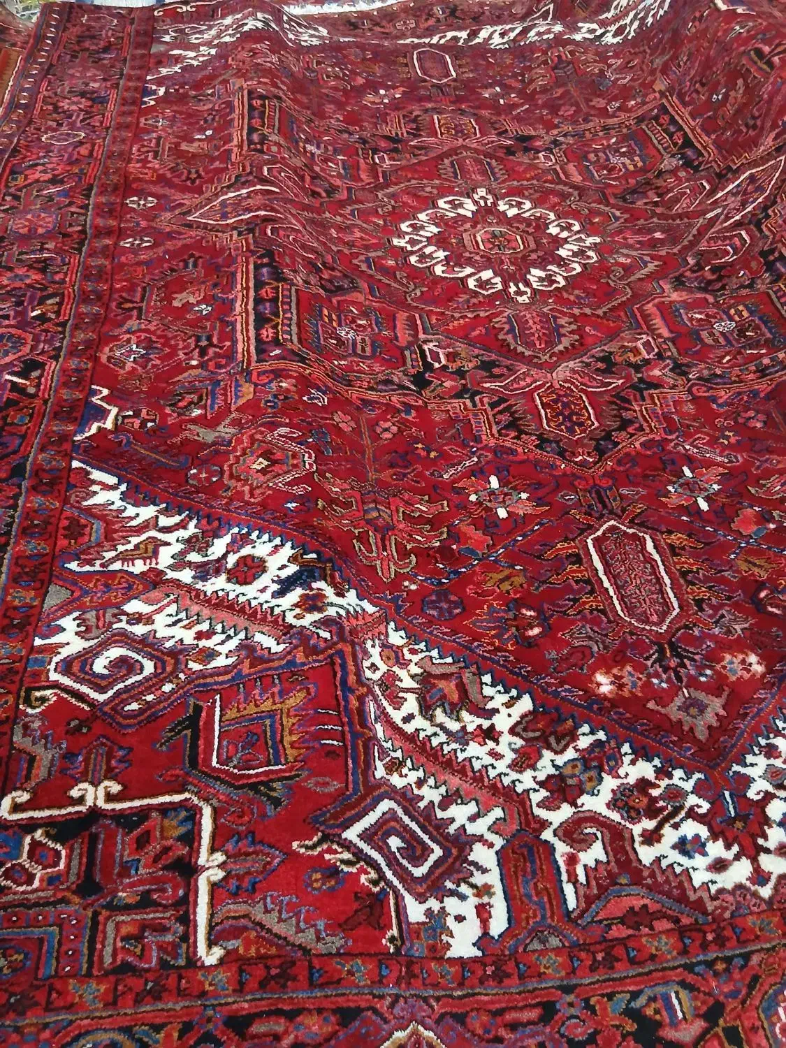 تک نه متری|فرش|میانه, |دیوار