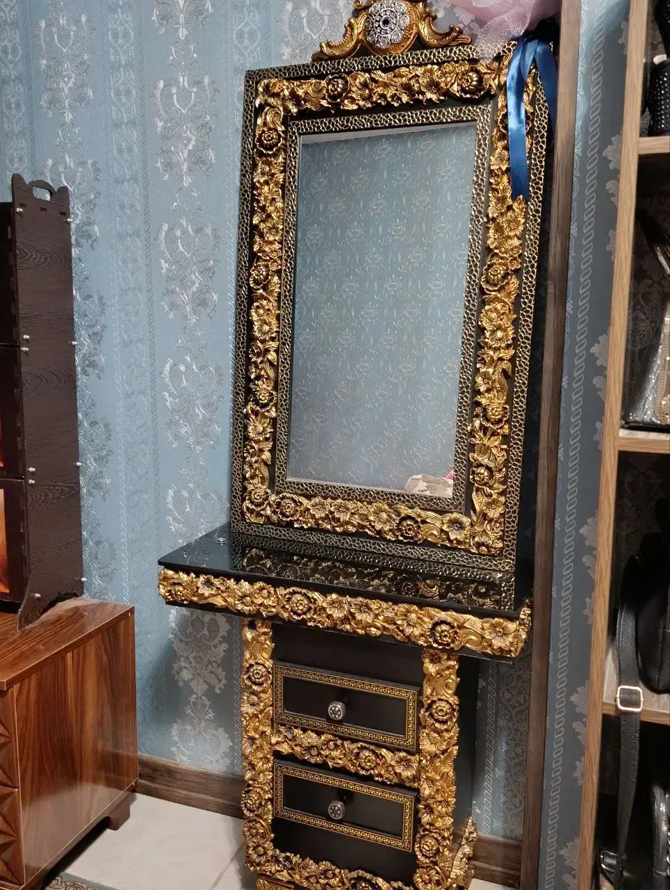 کنسول آیینه و میز دو کشویی|بوفه، ویترین، کنسول|فولادشهر, C5|دیوار