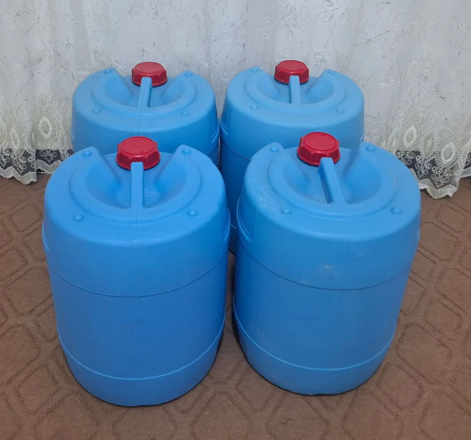 ۴ عدد بشکه یا دبه ۲۰ لیتری|کوهنوردی و کمپینگ|فولادشهر, A3|دیوار