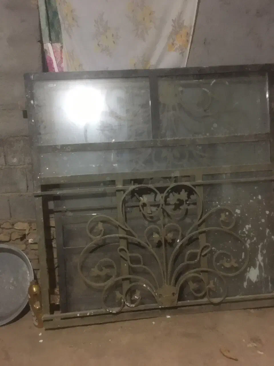 پنجره فلزی|مصالح و تجهیزات ساختمان|زاویه, |دیوار