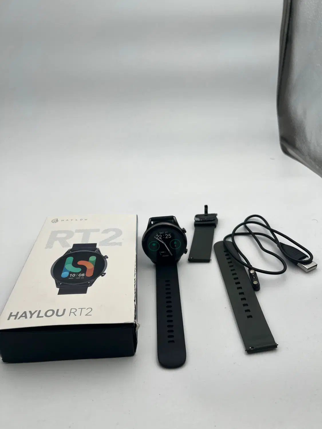 ساعت هایلو|ساعت|شیراز, قدوسی غربی|دیوار