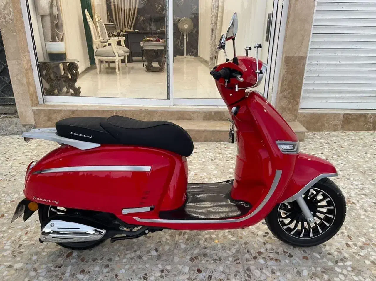 کویر موتور کاوان ام جی|موتورسیکلت|نوکنده, |دیوار