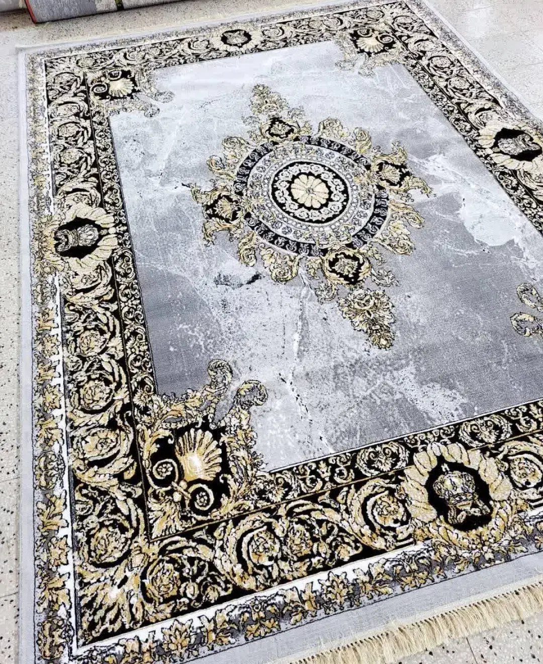 فرش آوینا **|فرش|تهران, اسفندیاری|دیوار