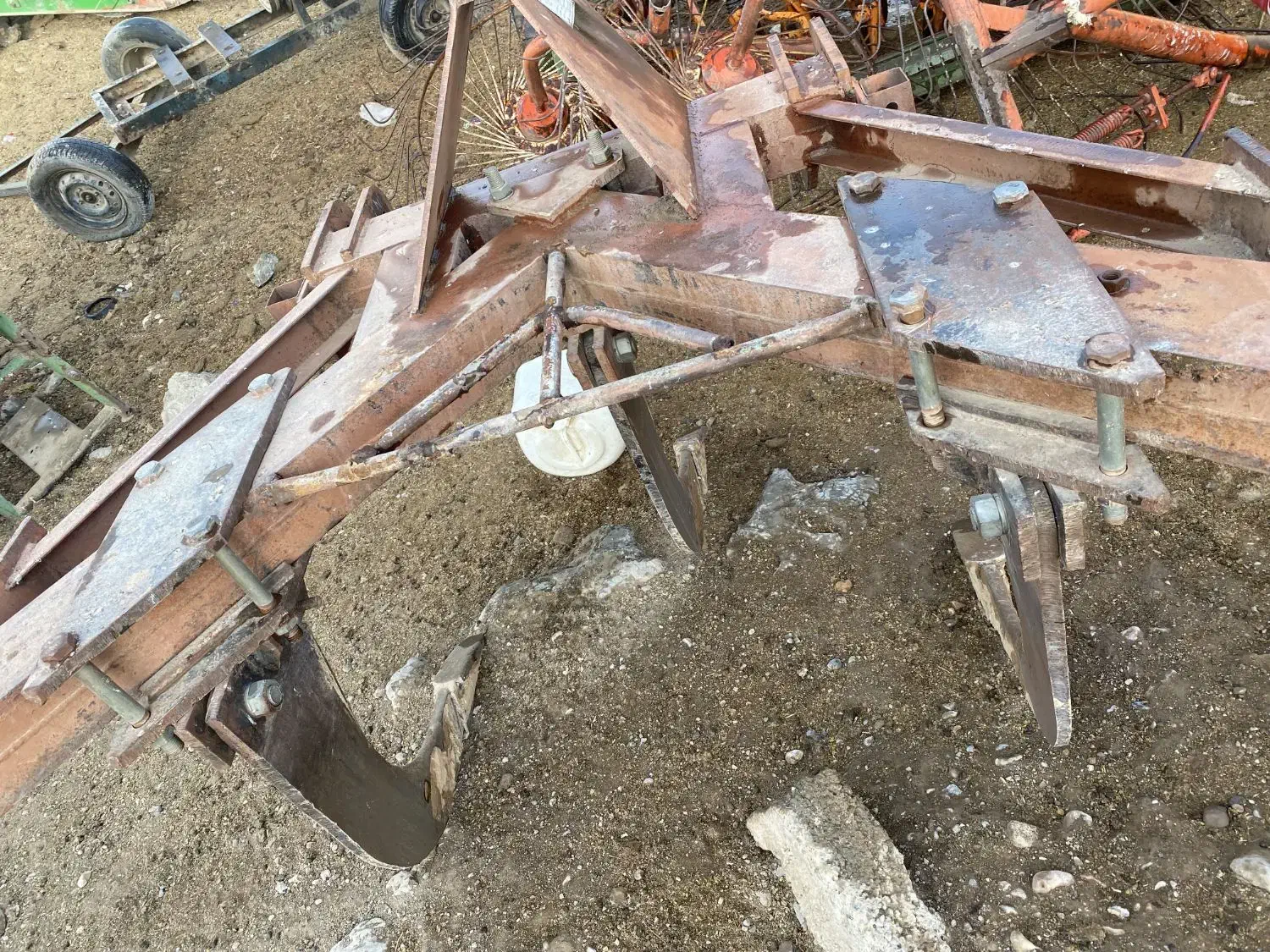 لوازمتراکتور نهرکن،زیرکن،گندم کار،چیزلدیکس لور|ماشینآلات صنعتی|نصر آباد, |دیوار