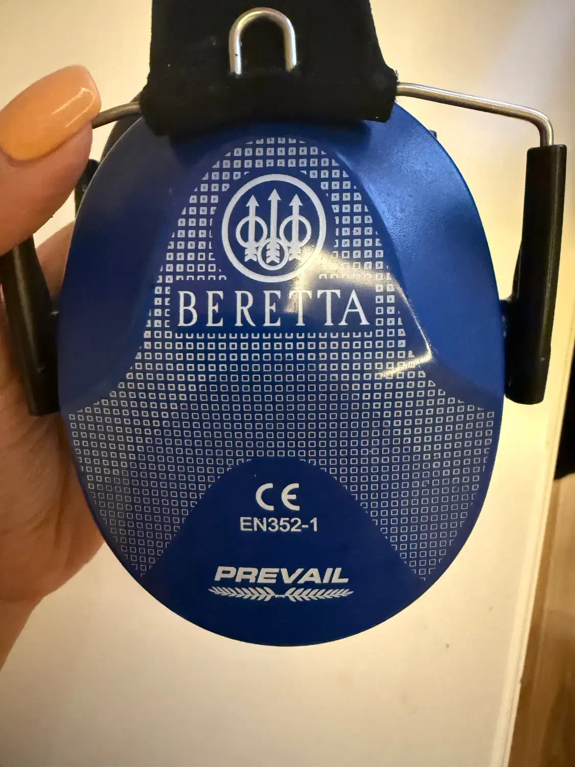 گوشگیر تیراندازی برتا|تجهیزات ورزشی|تهران, مجیدآباد|دیوار