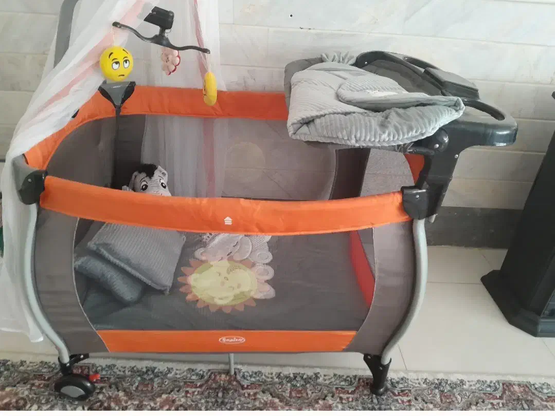 تخت پارک گهواره|تخت و صندلی بچه|قم, علی آباد سعدگان|دیوار