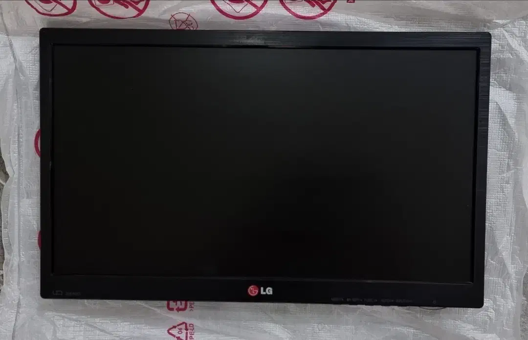 مانیتور LG 20EN33، تمیز سالم و کم کارکرد، پک کامل|قطعات و لوازم جانبی رایانه|تهران, هفده شهریور|دیوار