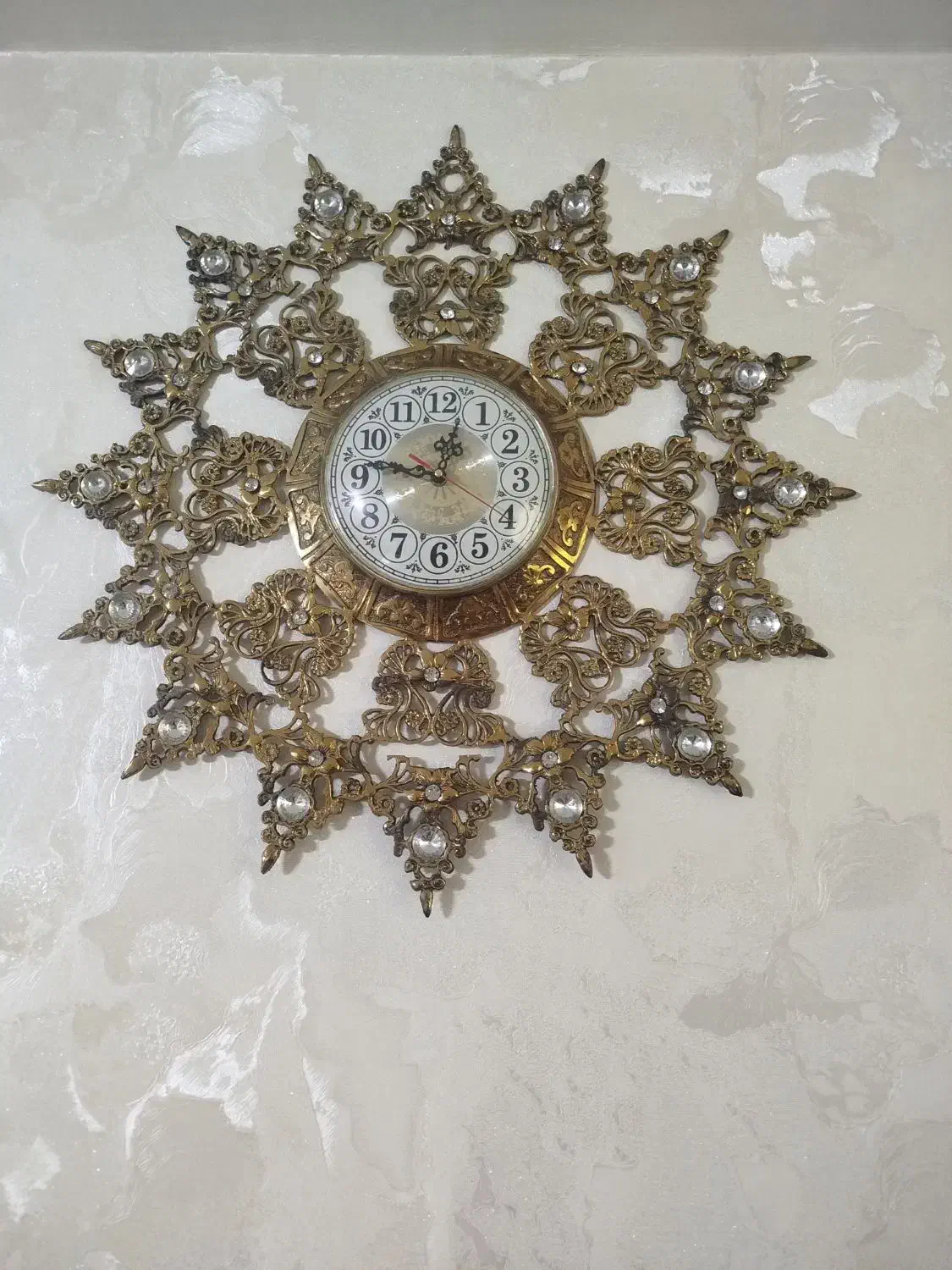 ساعت دیواری برنزی تمیزسالم|ساعت دیواری و تزئینی|تهران, شهرک ولیعصر جنوبی|دیوار