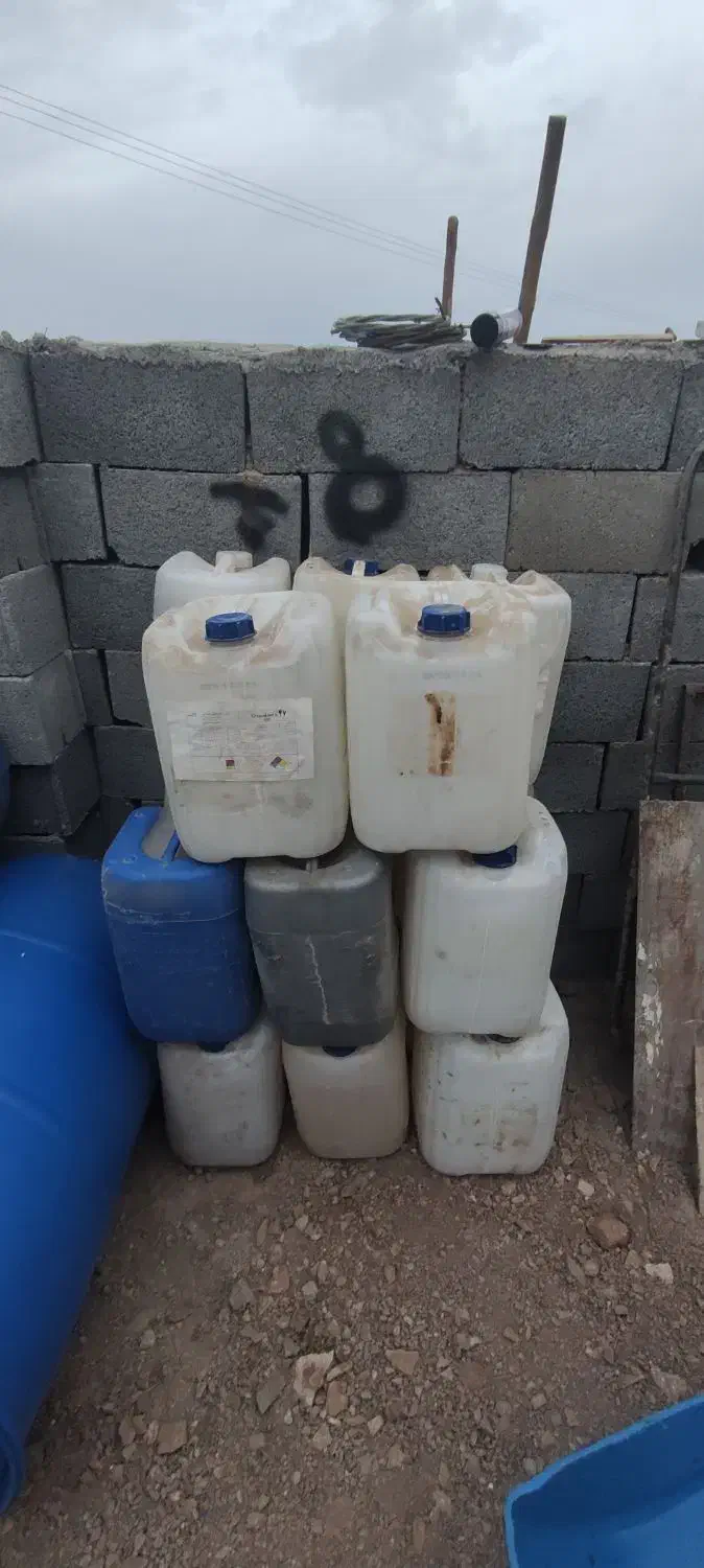 بشکه پلاستیکیPVC گالن 20و30 لیتری|مصالح و تجهیزات ساختمان|ورزنه, |دیوار