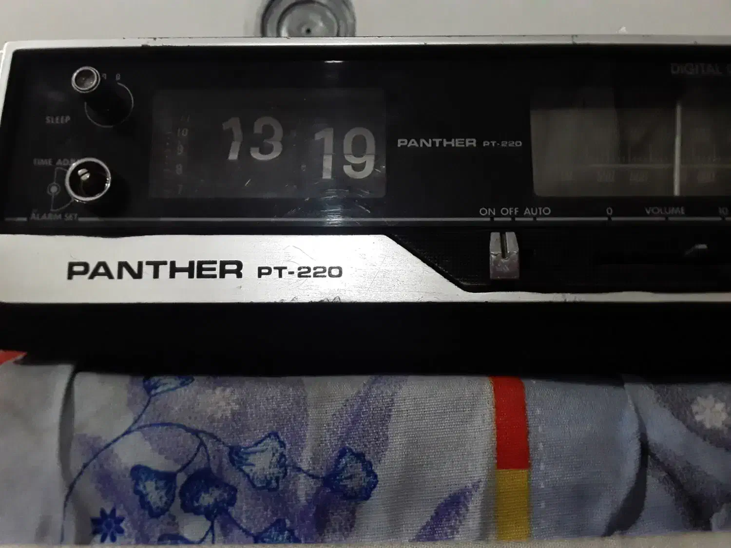 رادیو قدیمی تقویم دار ودوتا ساعت دیواری زنگی|کلکسیون اشیاء عتیقه|بیرجند, |دیوار