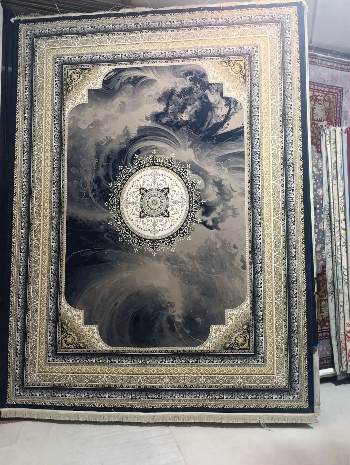 انواع فرش با اقساط بلند مدت مطهری ۱۰ مغازه سوم|فرش|بیرجند, |دیوار