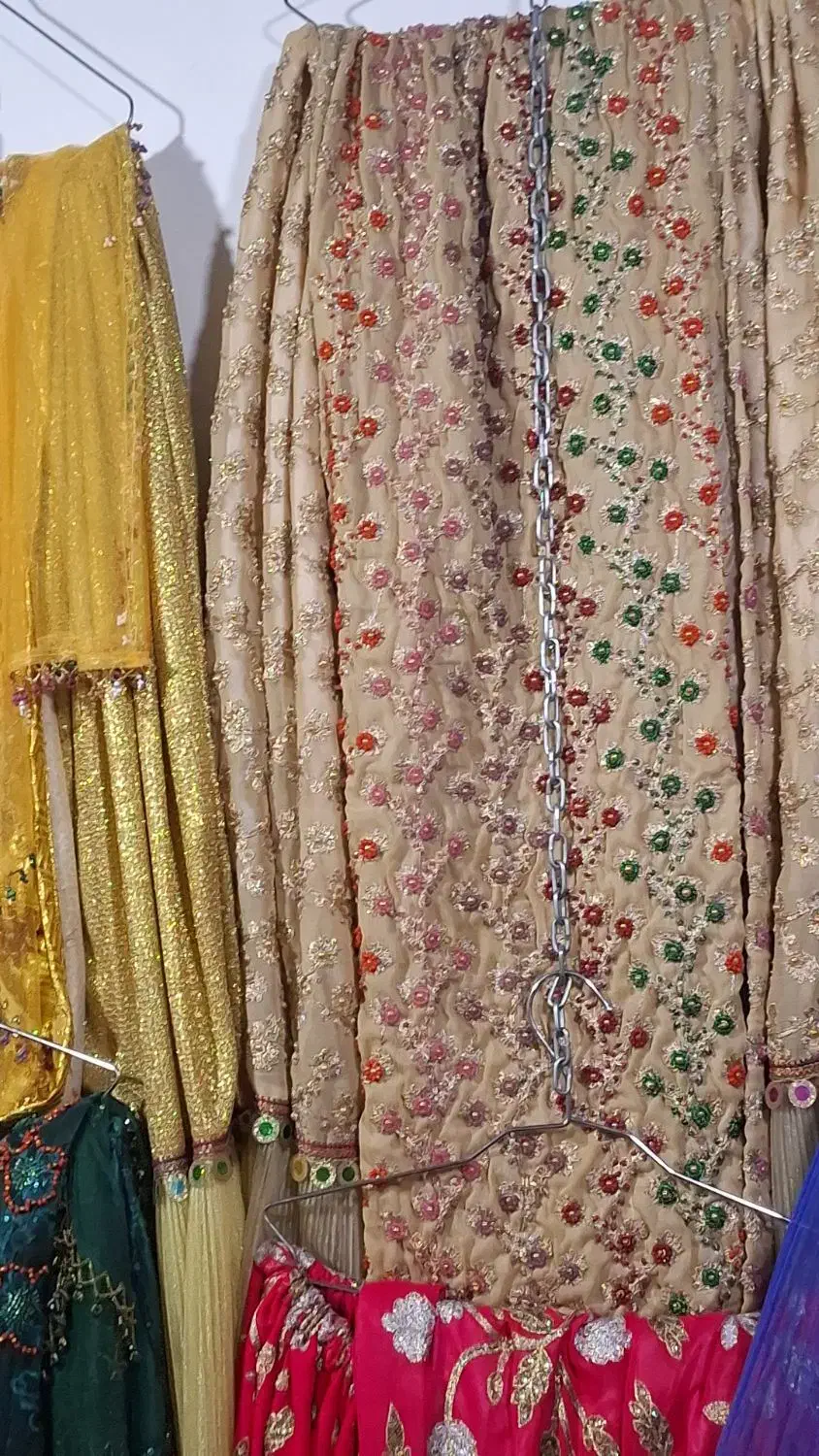 فروش لباس محلی|لباس|شیراز, کوشک میدان|دیوار