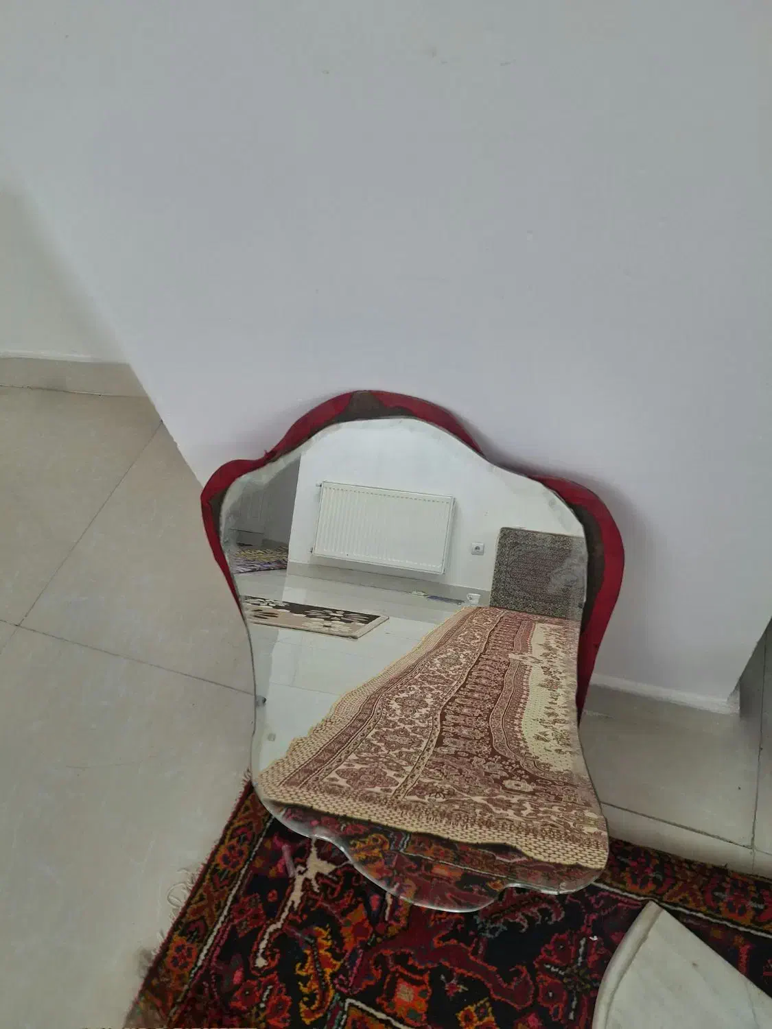آینه ۶۳*۴۰ با پایه|مبلمان خانگی و میز عسلی|تبریز, |دیوار