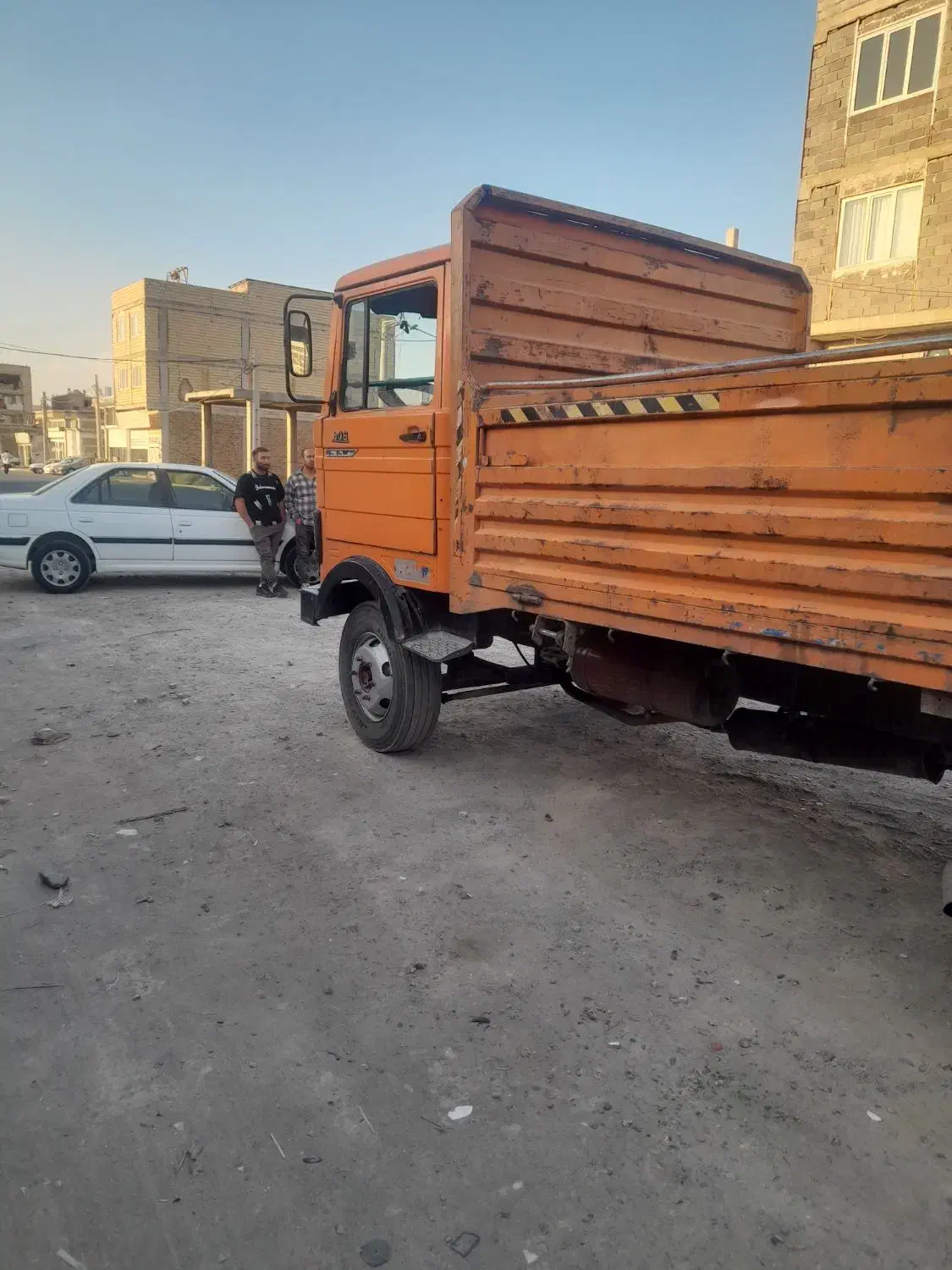 خاور ۶۰۸|خودرو سنگین|ماهدشت, |دیوار