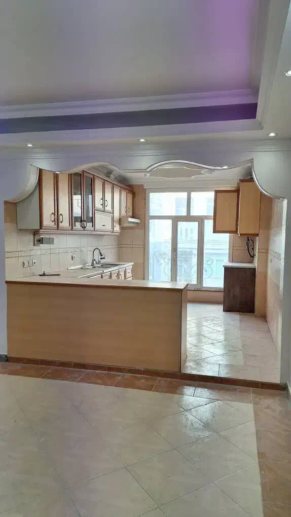 ۸۰متر/طبقه دوم/انباری/پارک موتور /قابل تبدیل