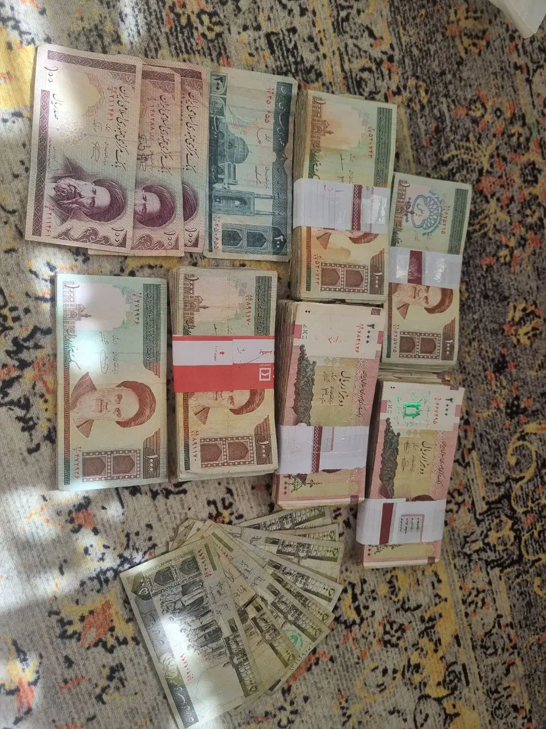 تعدادی اسکناس ۱۰۰/۲۰۰/۵۰۰/۱۰۰۰/۲۰۰۰ریالی|کلکسیون سکه، تمبر، اسکناس|ماهدشت, |دیوار